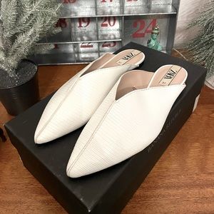 Zara NEW without tag Size 7. White Faux Leather